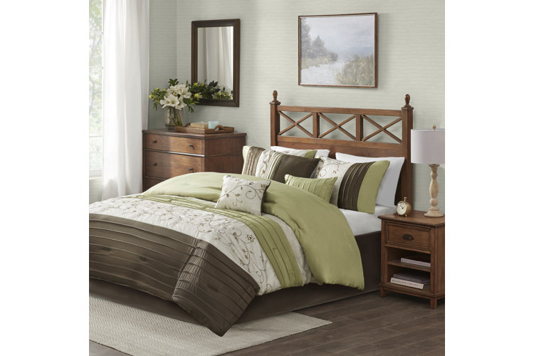 Wayfair green deals comforter